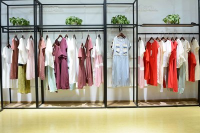 女装实体店进货防忽悠指南 揭秘服装批发商常见谎言